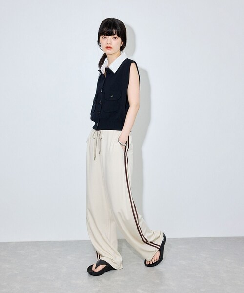 ADAM ET ROPE'(アダムエロペ)の「【OOFOS(ウーフォス)】Ooriginal+(サンダル・レディース・ブラック・23/24/25)」の16枚目の写真