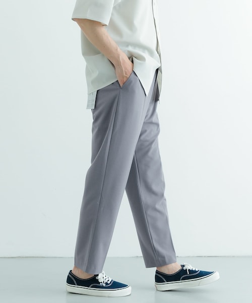 ITEMS URBANRESEARCH(アイテムズ アーバンリサーチ)の「『セットアップ対応』ウォッシャブル×クールタッチTRテーパードパンツ(その他パンツ・メンズ・BLK/BEG/GRY/CHK・S/M/L)」の2枚目の写真