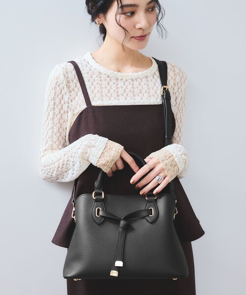 VIS（ビス）の「フロントタイ ブガッティ型ボストンバッグ/2WAY（ボストンバッグ・レディース・ブラック/ベージュ系/レッド・F）」の11枚目の写真