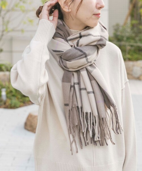 ITEMS URBANRESEARCH(アイテムズ アーバンリサーチ)の「チェックストール(マフラー・レディース・IVO/MOC/L.BLU/NVY・-)」の12枚目の写真