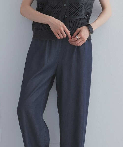 URBAN RESEARCH DOORS（アーバンリサーチドアーズ）の「リヨセルデニムイージーパンツ（デニムパンツ・レディース・BLACK/INDIGO・M/L）」の18枚目の写真
