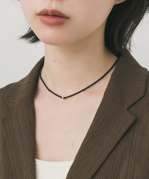 SMELLY（スメリー）の「メタルトップマットビーズネックレス（ネックレス・レディース・BK/GD・-）」の2枚目の写真