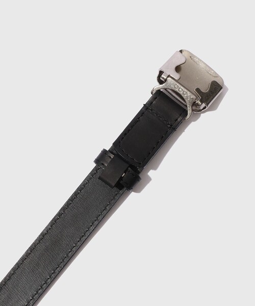 ADAM ET ROPE'（アダムエロペ）の「【CCU/シーシーユー】SLID BUCKLE BELT GUIDI（ベルト・メンズ・ブラック・F）」の4枚目の写真
