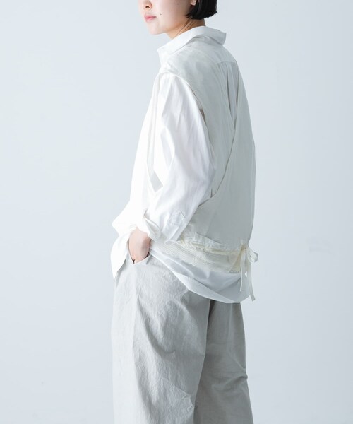 かぐれ（カグレ）の「Vlas Blomme　Swallowジレ（ベスト・レディース・Off White・FREE）」の9枚目の写真