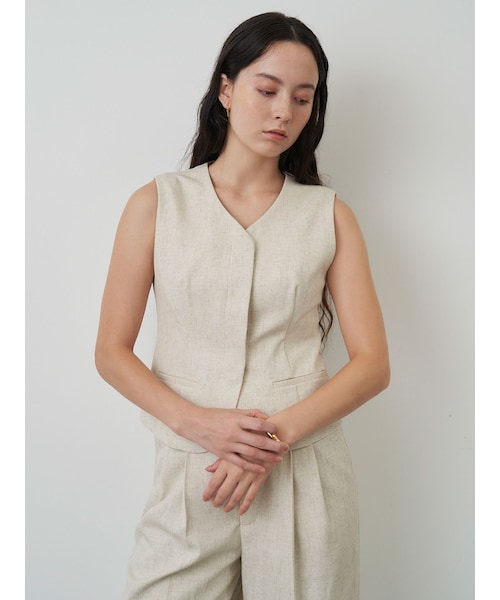 ELENDEEK（エレンディーク）の「SLUB YARN COMPACT GILET（ベスト・レディース・オフホワイト/ブラック/ベージュ/ブラウン・F）」の15枚目の写真