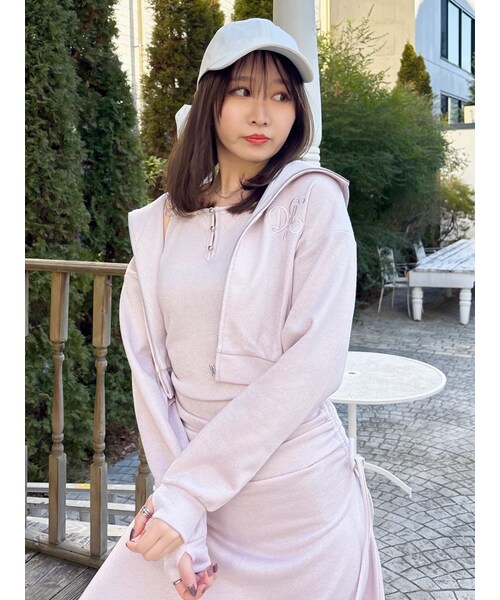 dazzlin（ダズリン）の「【UV】ロゴジップショートパーカー（パーカー・レディース・オフホワイト/アイボリー/ピンク/ネイビー・F）」の11枚目の写真