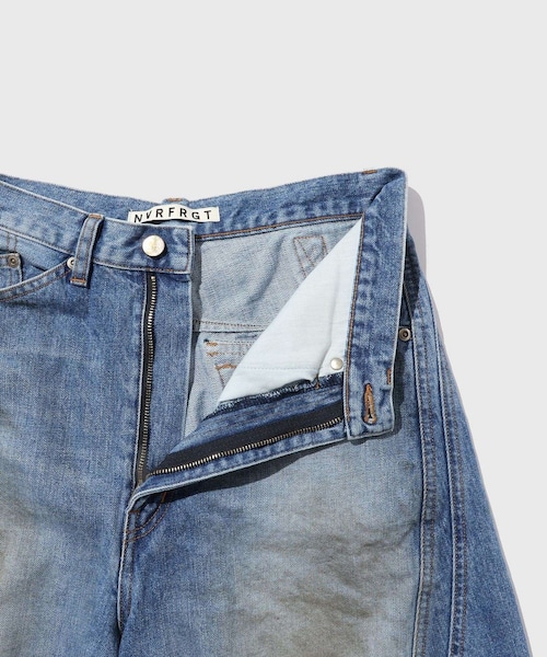 ADAM ET ROPE'（アダムエロペ）の「【NVRFRGT/ネヴァーフォーゲット】3D TWISTED JORTS（デニムパンツ・メンズ・ブルー系・1/2）」の7枚目の写真