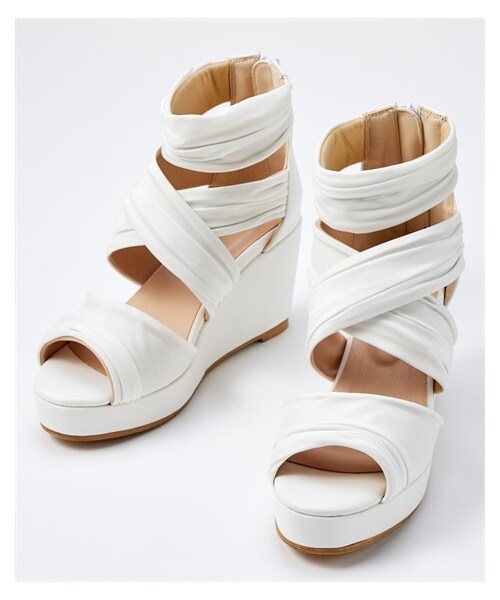 nissen（ニッセン）の「【ゆったり幅広】ギャザーウェッジサンダル（低反発中敷）（ワイズ４Ｅ）（サンダル・メンズ・黒/ホワイト・L=24.0~24.5cm/4E/M=23.0~23.5cm/4E/LL=25.0~25.5cm/4E/3L=26.0~26.5cm/4E）」の3枚目の写真