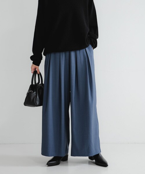 URBAN RESEARCH(アーバンリサーチ)の「ストレッチタックギャザーワイドパンツ(その他パンツ・レディース・OFF WHITE/BLUE/CHARCOAL・36/38)」の4枚目の写真