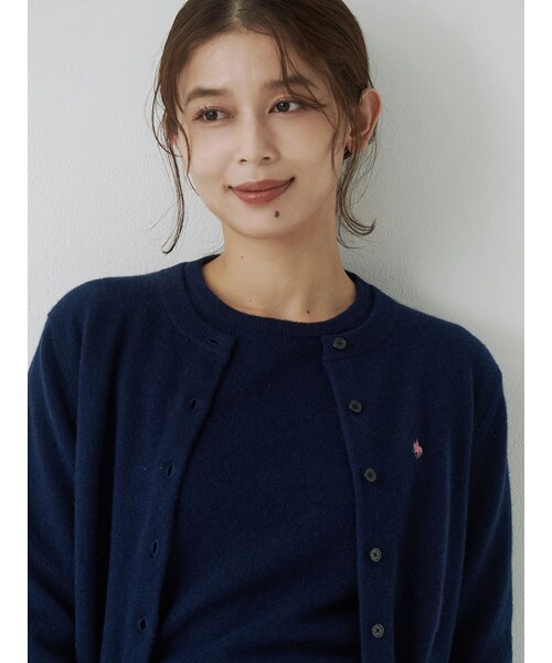 TONAL（トーナル）の「【POLO BCSコラボ】カシミヤ100クルーネックカーデ（カーディガン/ボレロ・レディース・グレー/アイスブルー/ネイビー・M）」の4枚目の写真