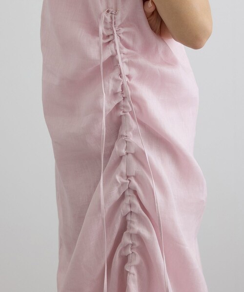 ADAM ET ROPE'(アダムエロペ)の「リネンドロストノースリーブワンピース / GENTLE LINEN(ワンピース・レディース・ブラック/グレー/ピンク・F)」の16枚目の写真