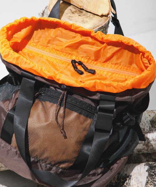 EKAL（エカル）の「『別注』Caribou Mountaineering×EKAL　L.WEIGHT PACKTOTE（トートバッグ・メンズ・BLACK/BROWN・one）」の13枚目の写真