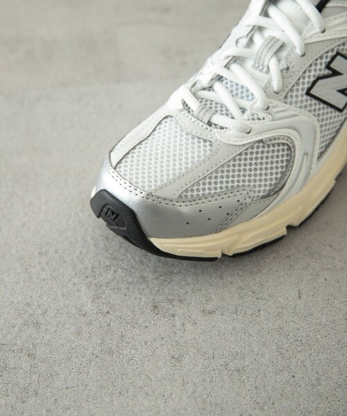 URBAN RESEARCH DOORS(アーバンリサーチドアーズ)の「NEW BALANCE MR530TA(スニーカー・メンズ・SILVER・26/26.5/27/27.5/28)」の3枚目の写真