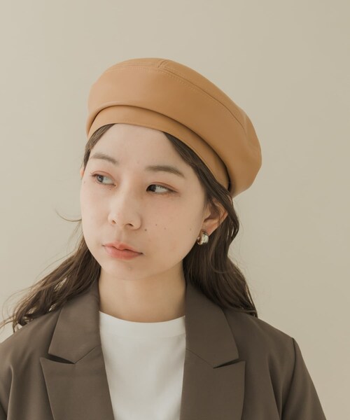 SMELLY（スメリー）の「フェイクレザーバックルベレー（ハンチング/ベレー帽・レディース・BLK/CML・-）」の17枚目の写真