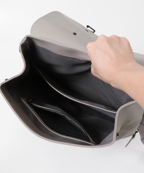 SENSE OF PLACE by URBAN RESEARCH（センスオブプレイスバイアーバンリサーチ）の「GASTON LUGA　SPLASH 2.0-13（バックパック/リュック・メンズ・BLACK/TAUPE/Lemonade・One）」の13枚目の写真