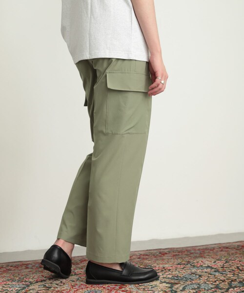 SENSE OF PLACE by URBAN RESEARCH(センスオブプレイスバイアーバンリサーチ)の「テックセンタープレスカーゴスラックス(その他パンツ・メンズ・BLACK/KHAKI・M/L)」の20枚目の写真