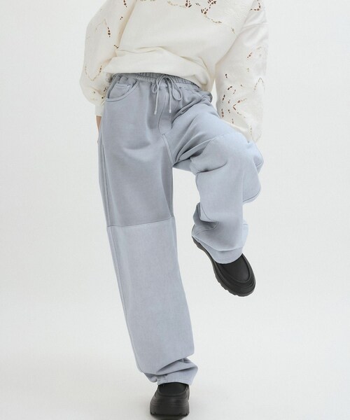 ADAM ET ROPE'(アダムエロペ)の「【AMOMENTO for ADAM ET ROPE'】別注DRAWSTRING DENIM PANTS(その他パンツ・レディース・ブラック/チャコール/ベージュ/ブルー系・S)」の20枚目の写真