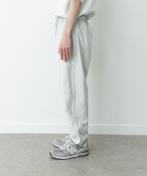 URBAN RESEARCH Sonny Label（アーバンリサーチサニーレーベル）の「NEW BALANCE　スウェットジョガーパンツ（スウェットパンツ・メンズ・アッシュヘザー/ブラック・M/L）」の11枚目の写真