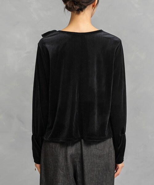 URBAN RESEARCH ROSSO（アーバンリサーチロッソ）の「シアーベロアスリットデザインカットソー（Tシャツ/カットソー・レディース・BLACK/GREIGE/L.MINT・FREE）」の9枚目の写真