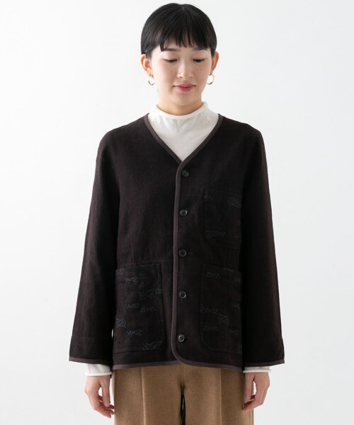 URBAN RESEARCH（アーバンリサーチ）の「WORK NOT WORK　ウールエンブロイダリーバーナージャケット（ノーカラージャケット・レディース・GRAY/D.BROWN・1/2）」の20枚目の写真