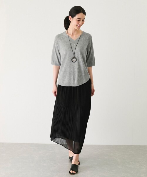 Jayro（ジャイロ）の「Ｖネック5分袖ニットトップス　　（ニット/セーター・レディース・グレー/ベージュ/モスグリーン/ネイビー/ブルー/ピンク/イエロー・F）」の17枚目の写真