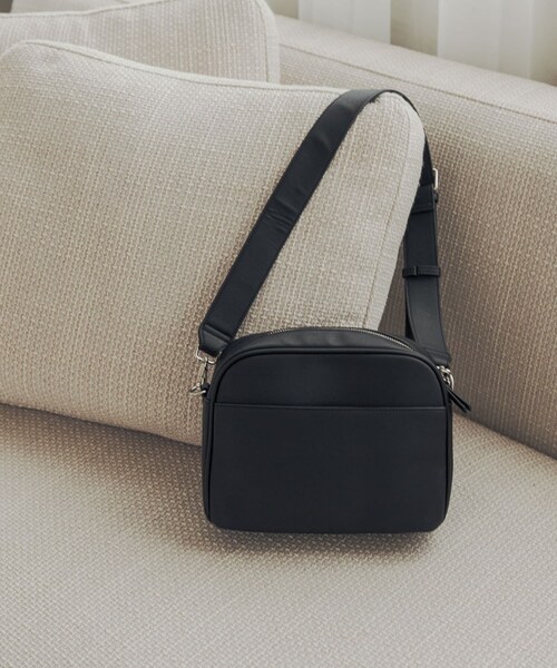 URBAN RESEARCH DOORS（アーバンリサーチドアーズ）の「2WAYスクエアショルダーバッグ（ショルダーバッグ・レディース・BLACK/MOCHA・-）」の4枚目の写真