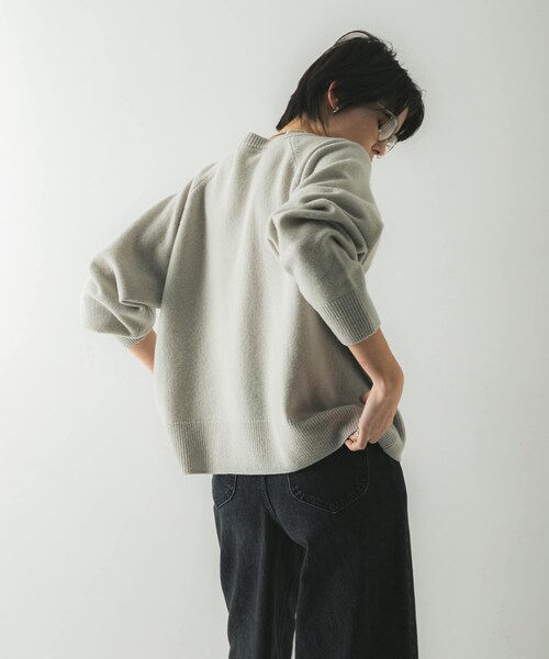 URBAN RESEARCH（アーバンリサーチ）の「カシミヤ強縮クルーネックニット（ニット/セーター・レディース・BEIGE/LIGHT GRAY/TOP GRAY/RED・FREE）」の12枚目の写真