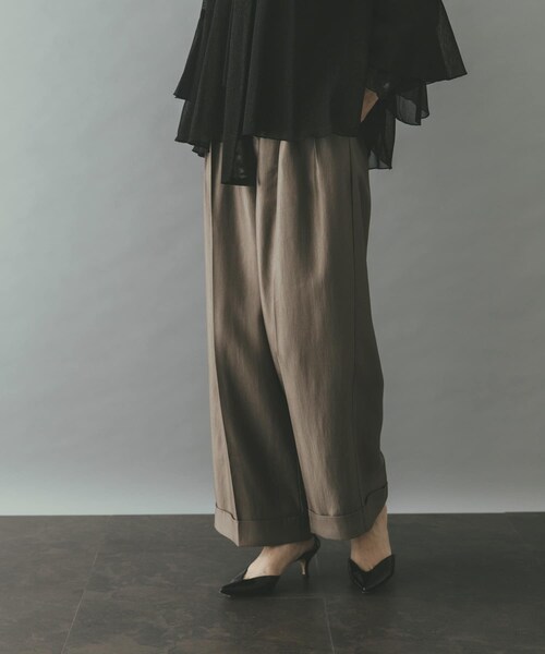 URBAN RESEARCH ROSSO（アーバンリサーチロッソ）の「ブライトツイルタックパンツ（その他パンツ・レディース・BROWN/SAX・36/38）」の5枚目の写真