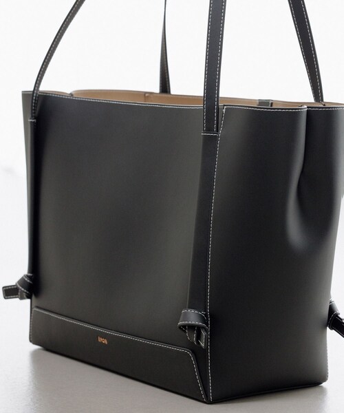 ROPE'（ロペ）の「【E'POR】KNOT BAG Large/A4対応・通勤・撥水・軽量・26AW新型（トートバッグ・レディース・ブラック/ダークブラウン・F）」の22枚目の写真