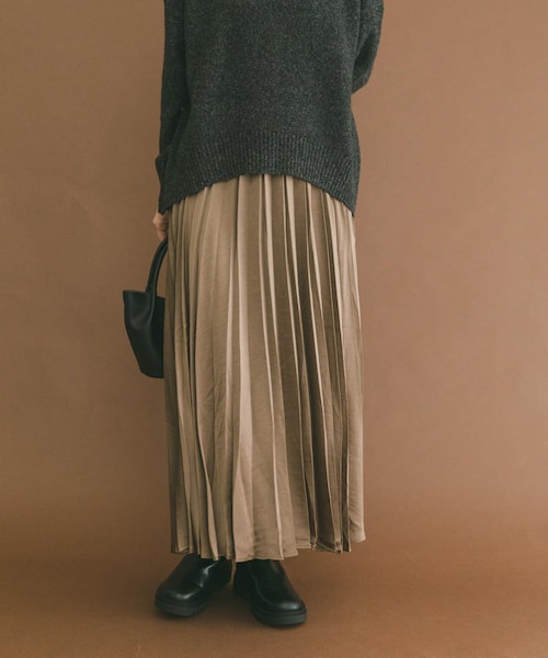 ITEMS URBANRESEARCH(アイテムズ アーバンリサーチ)の「サテンプリーツスカート(スカート・レディース・CHA/BRN/P.BEG・FREE)」の2枚目の写真