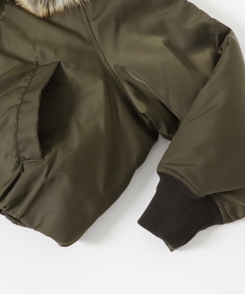 URBAN RESEARCH（アーバンリサーチ）の「TICCA　ショートN2Bジャケット（ブルゾン・レディース・khaki/brown・FREE）」の5枚目の写真