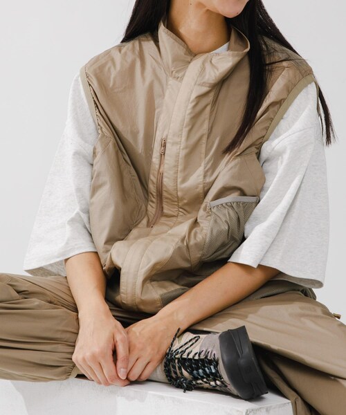 URBAN RESEARCH（アーバンリサーチ）の「DAIWA PIER39　REVERSIBLE WIND SHIELD VEST（テーラードジャケット・メンズ・NAVY/BLACK/BEIGE・S/M/L/XL）」の2枚目の写真