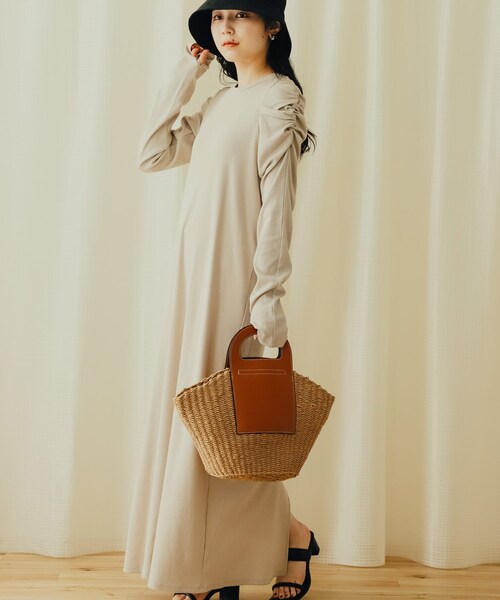 SENSE OF PLACE by URBAN RESEARCH（センスオブプレイスバイアーバンリサーチ）の「ボリュームスリーブアイラインカットワンピース（ワンピース・レディース・GREIGE/LILAC/BLACK・one/COMPACT）」の17枚目の写真