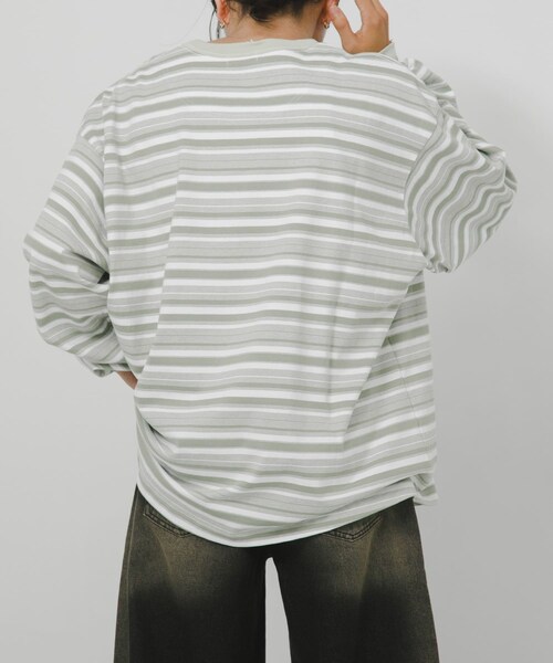 URBAN RESEARCH（アーバンリサーチ）の「POLYPLOID　OVERSIZE LONGSLEEVE B（Tシャツ/カットソー・メンズ・BLACKWHITE/SAGEWHITE・2/3/4）」の16枚目の写真