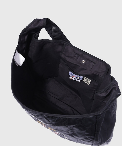 ADAM ET ROPE'（アダムエロペ）の「【BLUE BLUE JAPAN/ブルーブルージャパン】トラニフジ キルティングメールバッグ（トートバッグ・メンズ・ブラック・F）」の6枚目の写真