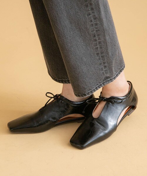 URBAN RESEARCH Sonny Label（アーバンリサーチサニーレーベル）の「スクエアトゥスリットパンプス（パンプス・レディース・ブラック/シルバー・S/M/L）」の4枚目の写真