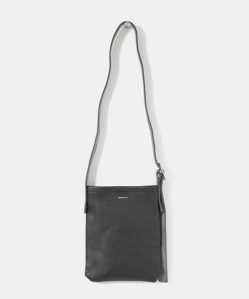 URBAN RESEARCH（アーバンリサーチ）の「Hender Scheme　one side belt bag small（ショルダーバッグ・メンズ・black/beige・FREE）」の4枚目の写真