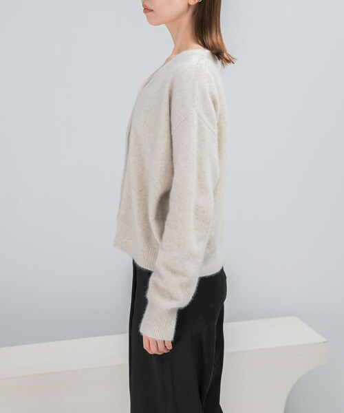 URBAN RESEARCH ROSSO（アーバンリサーチロッソ）の「エアリーニット2WAYカーディガン（カーディガン/ボレロ・レディース・G/WHITE/BEIGE/BLACK・Free）」の14枚目の写真