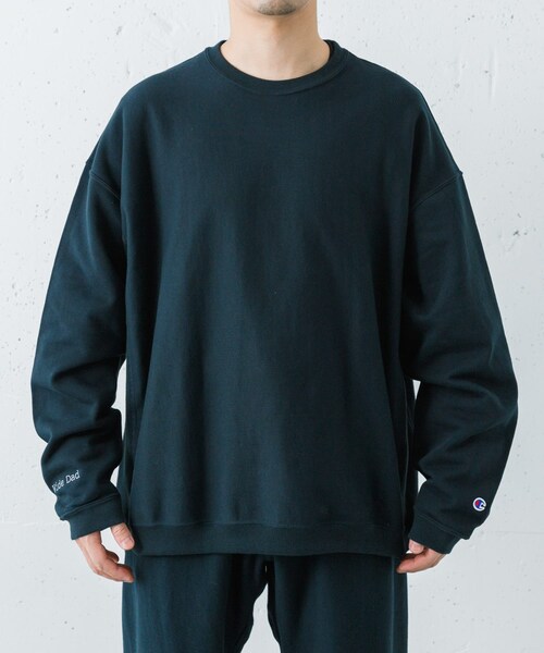 URBAN RESEARCH（アーバンリサーチ）の「『別注』Champion×Wide Dad　RW DAD SWEAT CREW-NECK（スウェット・メンズ・NAVY・1/2）」の13枚目の写真