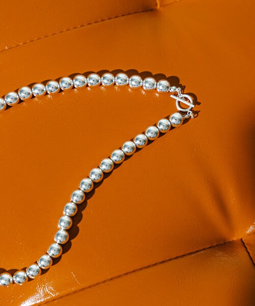 URBAN RESEARCH(アーバンリサーチ)の「decor『デコール』 Hematite8mmBallchoker(ネックレス・レディース・SILVER・-)」の6枚目の写真