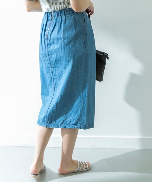 URBAN RESEARCH（アーバンリサーチ）の「bolsista　Denim Tuck Skirt（デニムスカート・レディース・BLUE・36/38）」の8枚目の写真
