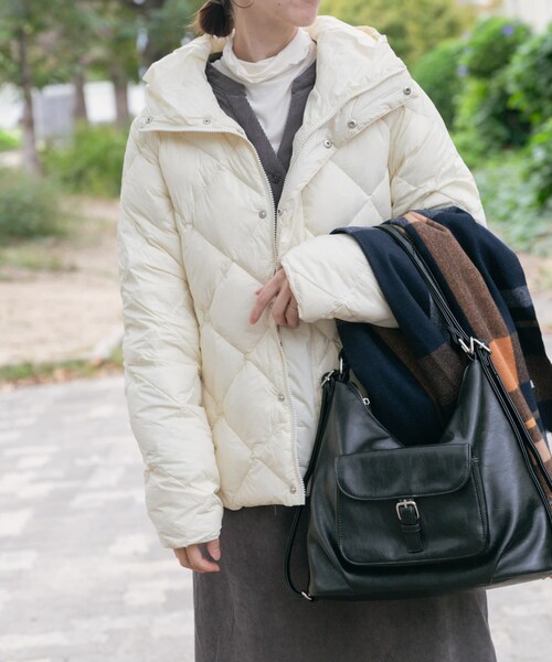 ITEMS URBANRESEARCH（アイテムズ アーバンリサーチ）の「TAION　HOOD DOWN JACKET（その他アウター・レディース・BLK/OFF/D.CHOCO・M/L/XL）」の6枚目の写真