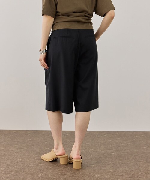 ADAM ET ROPE'（アダムエロペ）の「【サステナブル】アジャストハーフパンツ（その他パンツ・レディース・ブラック/ブラウン系・36/38）」の9枚目の写真
