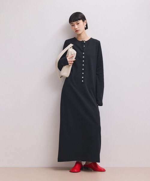 ADAM ET ROPE'(アダムエロペ)の「【WEB限定】マルチWAYヘンリーネックワンピース(ワンピース・レディース・ブラック/ダークブラウン/ネイビー・M/S)」の11枚目の写真