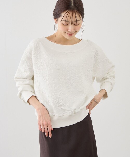 ROPE' PICNIC（ロペピクニック）の「2WAYボートネック花柄ふくれジャガードプルオーバー（スウェット・レディース・ホワイト/ネイビー/サックス・F）」の8枚目の写真