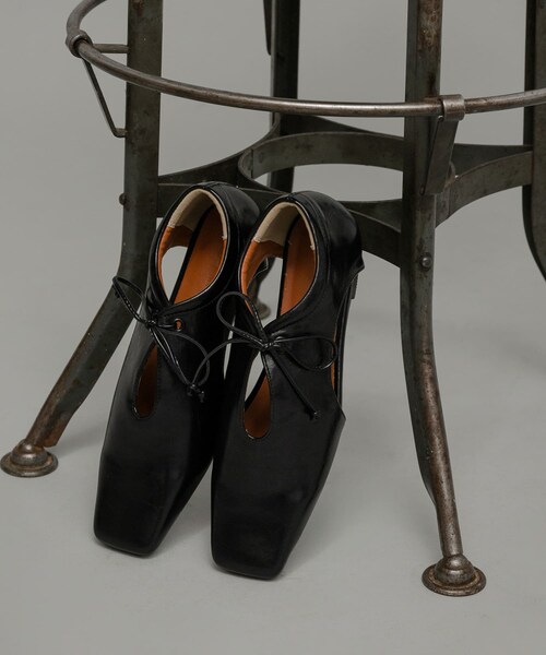 URBAN RESEARCH Sonny Label（アーバンリサーチサニーレーベル）の「スクエアトゥスリットパンプス（パンプス・レディース・ブラック/シルバー・S/M/L）」の5枚目の写真