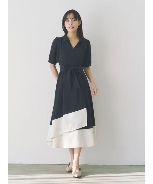 TONAL(トーナル)の「バイカラーカシュクールワンピース(ワンピース・レディース・オフホワイト/ネイビー/ベージュ・M)」の9枚目の写真