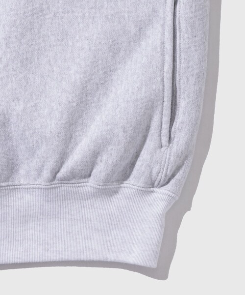 ADAM ET ROPE'(アダムエロペ)の「【BATONER/バトナー】JUMBERCA URAKE CREW NECK(スウェット・メンズ・グレー・2/3)」の7枚目の写真