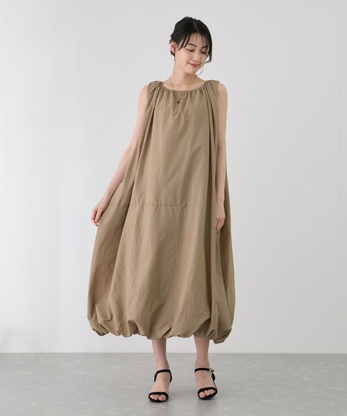 Jayro（ジャイロ）の「ノースリーブバルーンワンピース（ワンピース・レディース・ブラック/ベージュ/カーキ・F）」の13枚目の写真