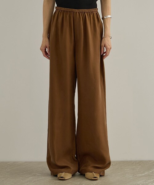 ADAM ET ROPE'(アダムエロペ)の「GENTLE SILK パンツ / セットアップ対応・新色追加(シャツ/ブラウス・レディース・ブラック/ブラウン・M/S)」の16枚目の写真